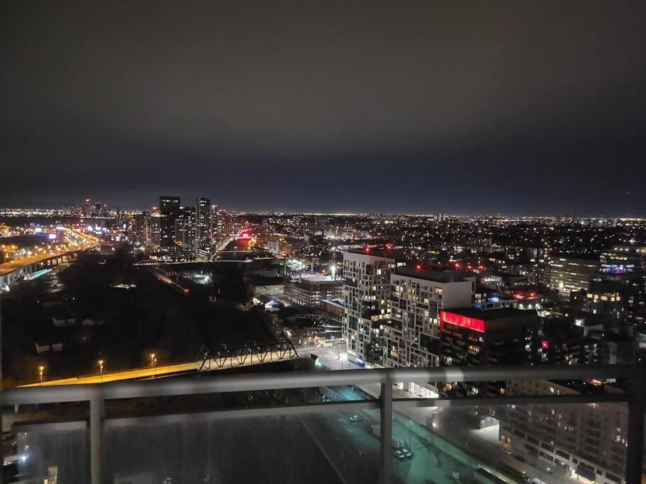 טורונטו Luxury Downtown Lakeview & City View Condo מראה חיצוני תמונה